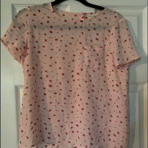 Sz xs lipstick top soooo cute